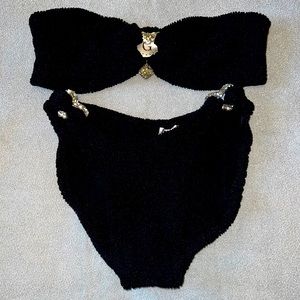 Hunza G Leya bikini